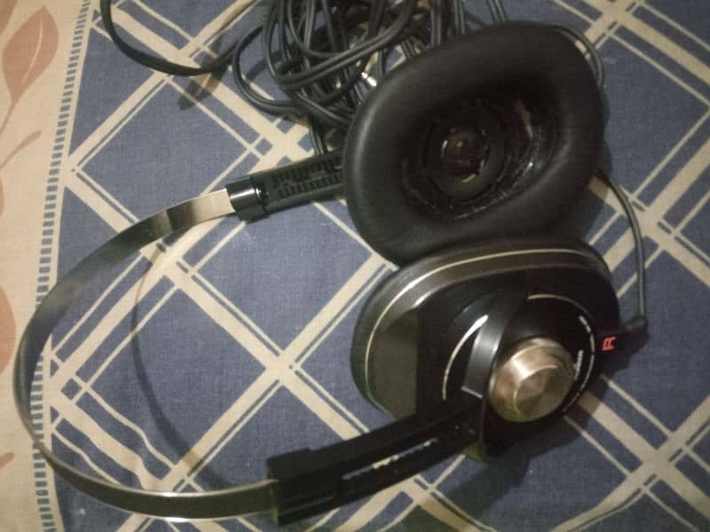 Pioneer headphones, Japan 1