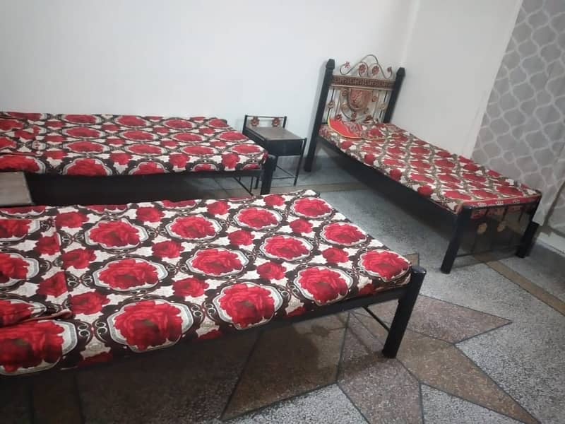 Girls Hostel/Well Furnished rooms Availabe/all facilities/Soan Garden 3