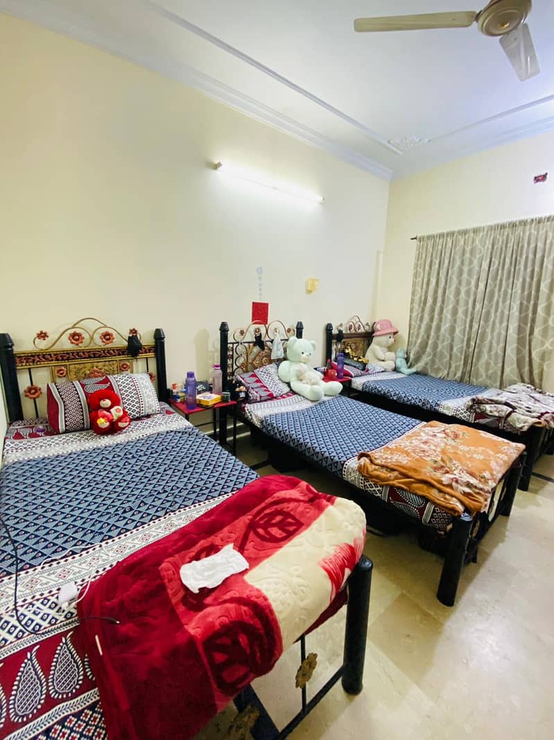 Girls Hostel/Well Furnished rooms Availabe/all facilities/Soan Garden 4