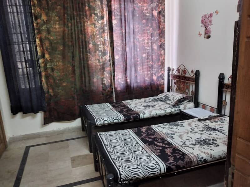 Girls Hostel/Well Furnished rooms Availabe/all facilities/Soan Garden 7