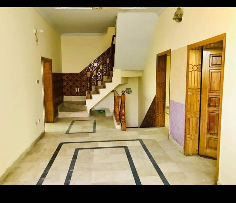 Girls Hostel/Well Furnished rooms Availabe/all facilities/Soan Garden 11