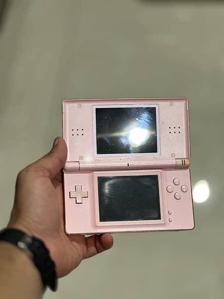 Nintendo Ds Lite with charger (Pink colour) 0