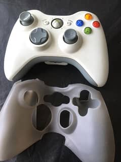 X Box 360 Controller With skin (wireless) 100% orginal good condition