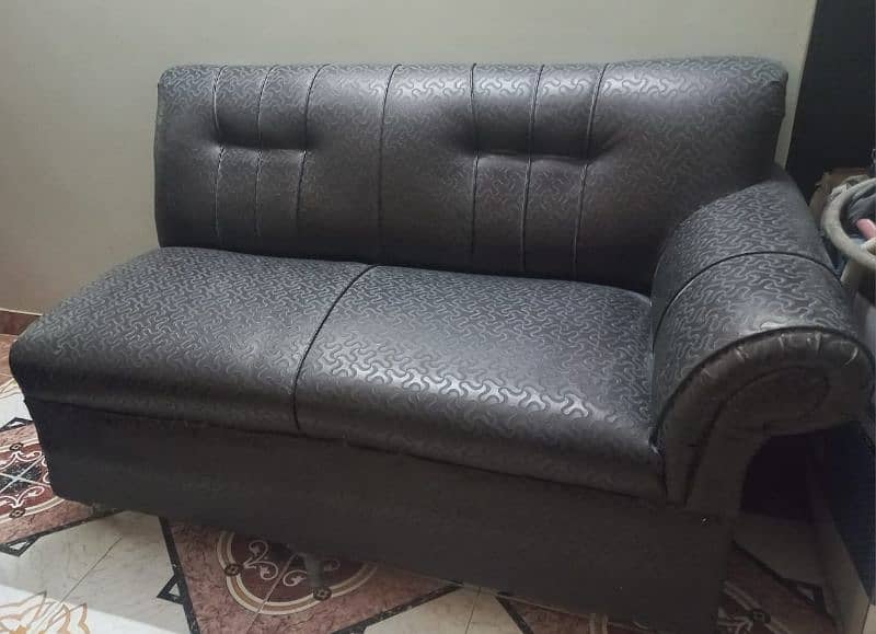 4 Seater Sofa Set. 2