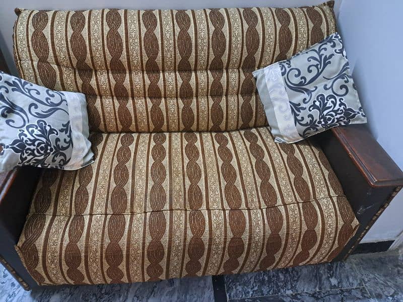 7 seater sofa set with caushions 1