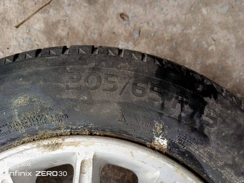 tyre and alloy rims for sale 205/65 R-15 9