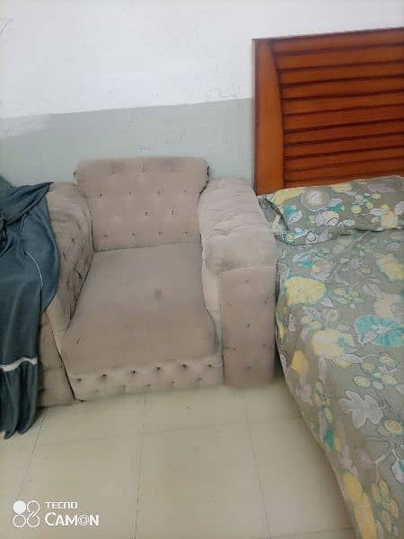 sofa for urgent sale+ sofa cover 5