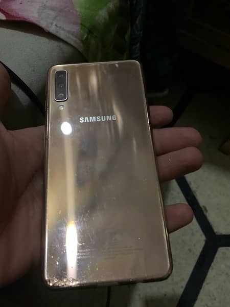 samsung A7 (2018) model 4/128gb 8