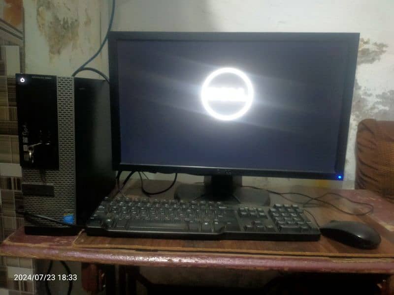 Core i5 + 21 inch LED 4