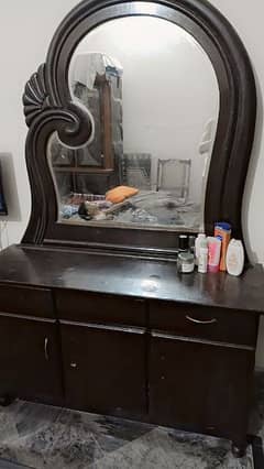 Pure Wooden Dressing Table in very good Condition minor used