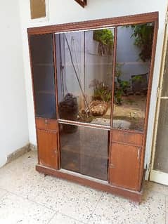 Crockery cabinet