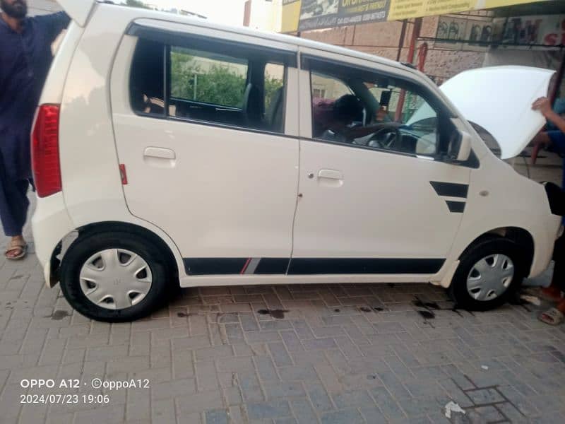 Suzuki Wagon R 2017 3