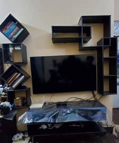 TV Console | Wall Decorations | Urgent Need to Sell