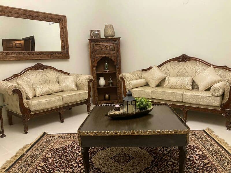 Wooden sofa set in excellent condition 3