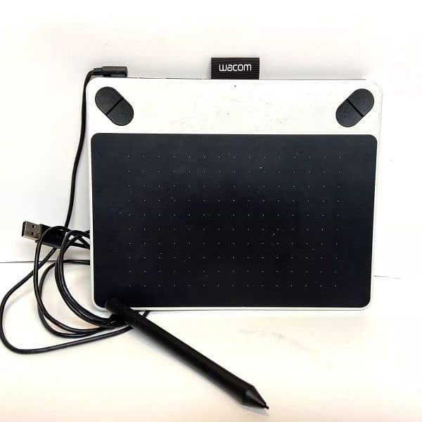 Wacom Intuos Tablet with Safety Cover – Perfect for Digital Artists! 0