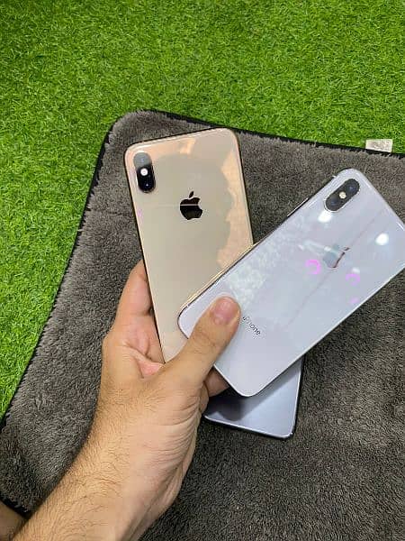 I phone xs / apple I phone 11 /- 03461809478 0