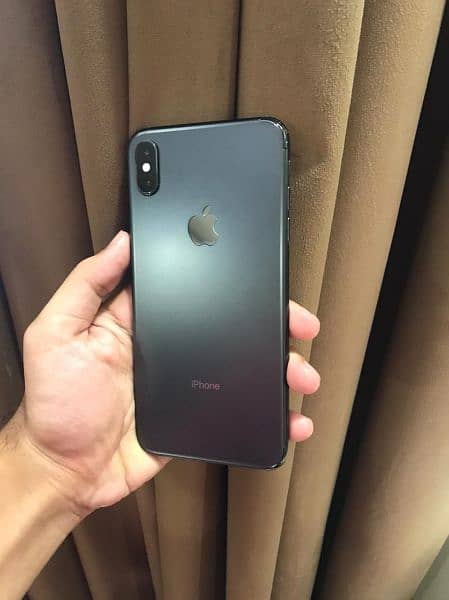 I phone xs max 512 gb pta approved /- 03461809478 1