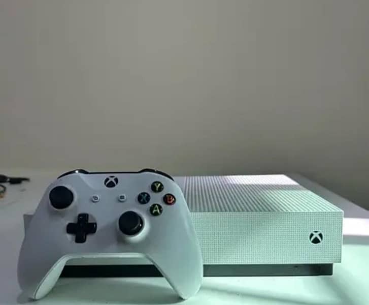 Xbox oneS 1TB 1