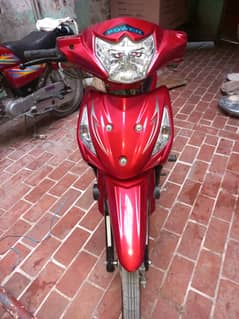 Scooty for sell  10 by 10 condition like new