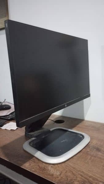 hp borderless monitor 65 hdz best for office work and gaming 6