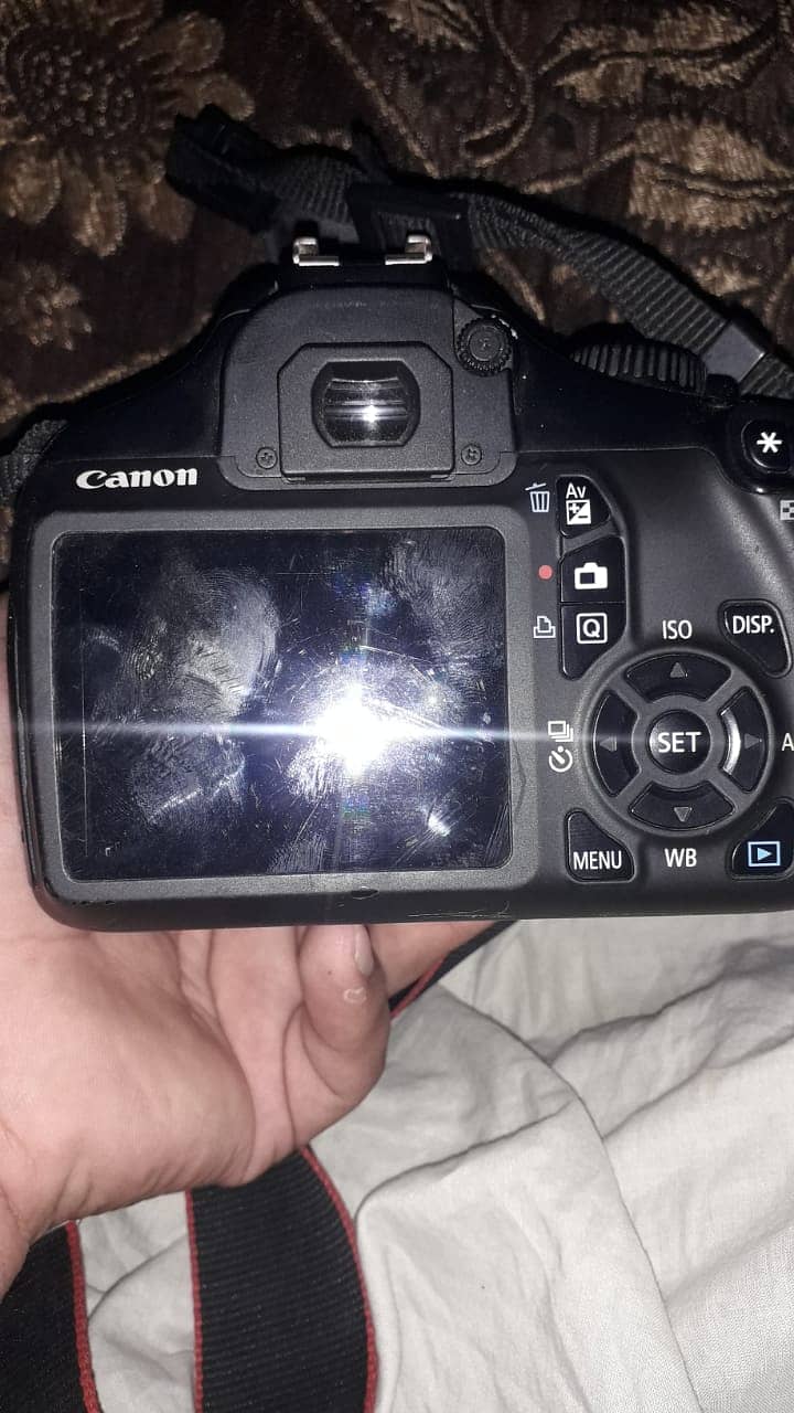 CANON DSLR 1100D 2