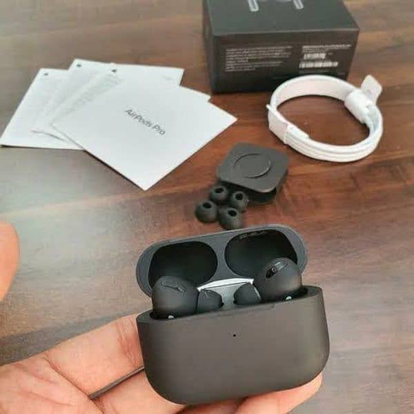 Airpods pro 2 black edition type c ( 100% fresh import ) 1