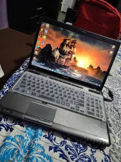 Toshiba satellite A665 i7 (8gb,500gb)