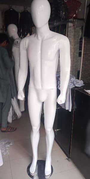 Dummies & Mannequin Available new 3