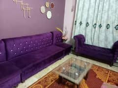 7 seaters sofa with table