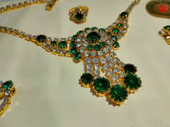green and white jewellery set