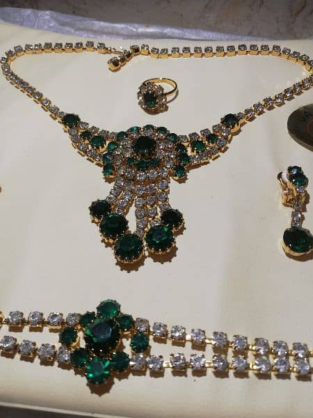 green and white jewellery set 12