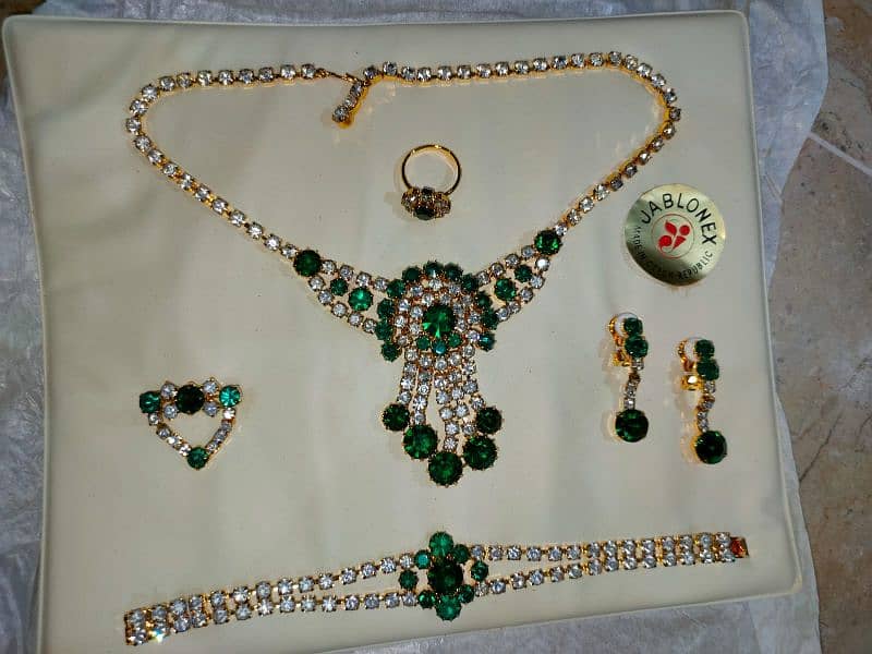 green and white jewellery set 13