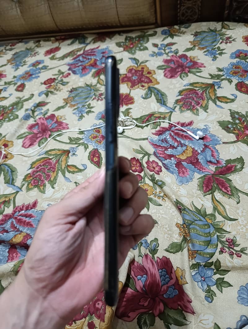 Infinix Note 10 Phone Just Like New with Original Box+ Genuine Charger 3