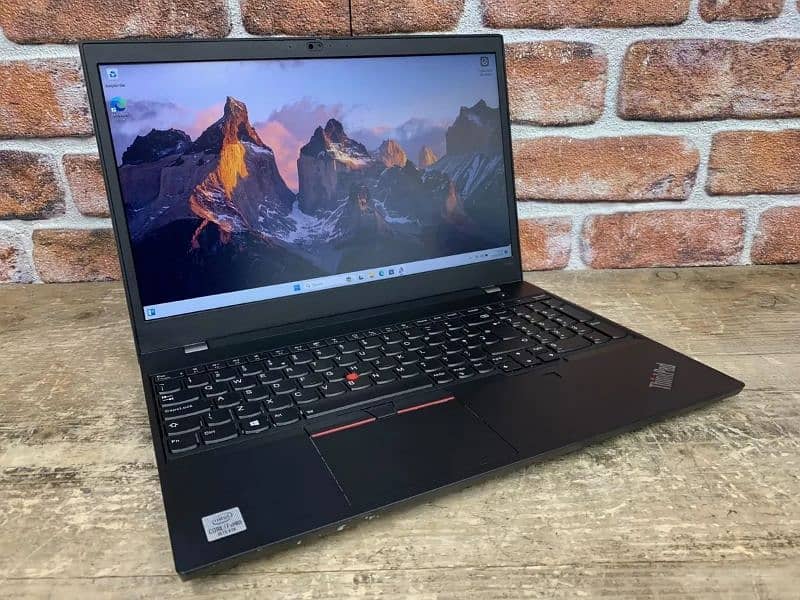 Lenovo Thinkpad p15v Gen 1 (ci7 10850H) hexa core (4GB Nvidia p620 GPU 0