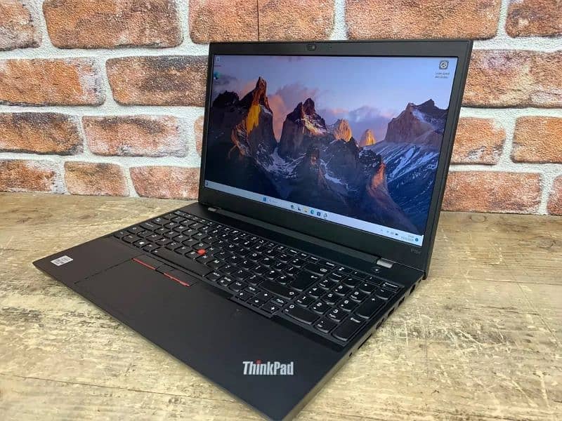 Lenovo Thinkpad p15v Gen 1 (ci7 10850H) hexa core (4GB Nvidia p620 GPU 1