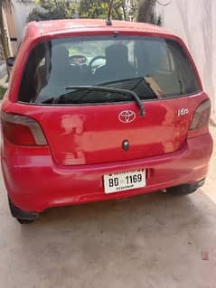 Toyota Vitz 2000