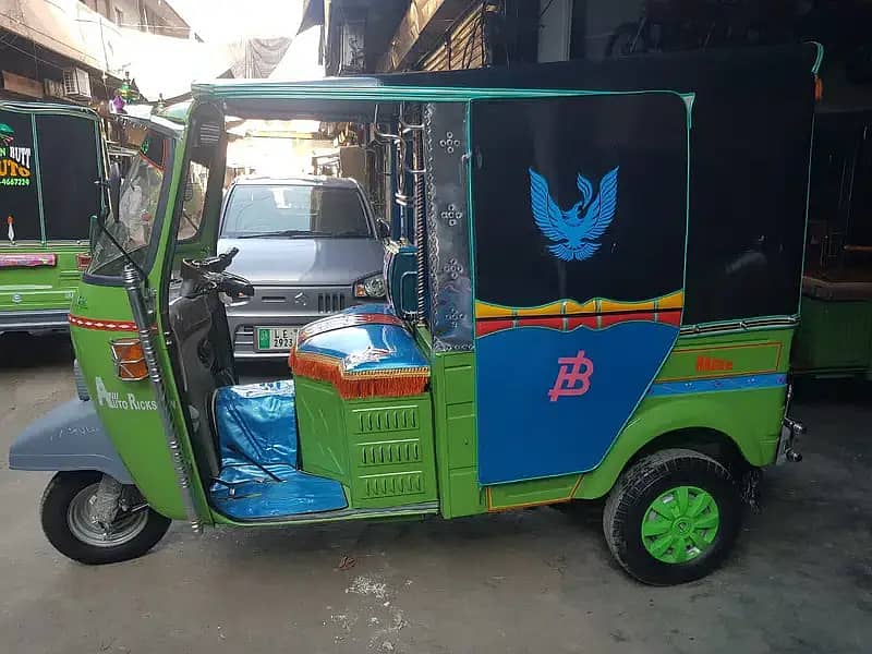 New asia 200 cc double shak Auto rikshaw with camera lcd 0