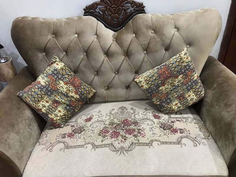 7 seater sofa lush condition urgently sale mo 5