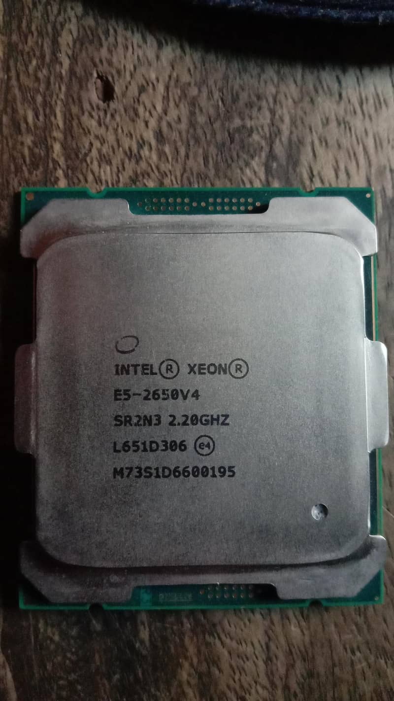 Intel Xeon E5-2650-V4 0