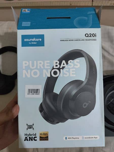 Soundcore headphones Q20i 8