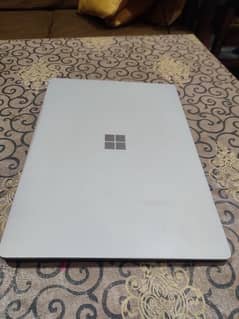 MicroSoft Surface Laptop 2 - Core i5 8th generation - 8Gb 256gb