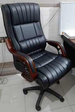 VIP office Boss revolving chair available at wholesale prices