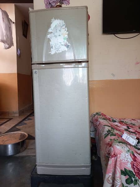 fridge Dawlance mediam size 2