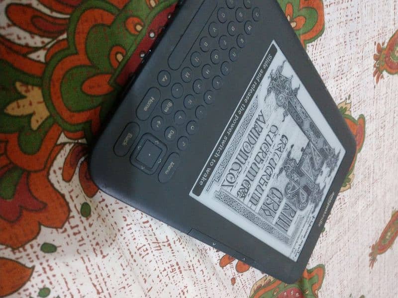 Retro Amazon kindle with inbuilt keyboard Free delivery 2