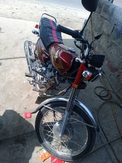 Honda 125 like New urgent sell ONE Hand USE Total 14500 km USE