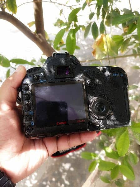 Canon EOS 5D mark 2 with 32gb CF card 1