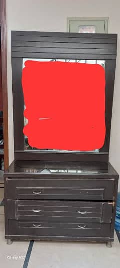 Dressing table urgent sale