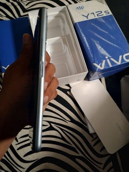 vivo y12 s Ram 3gb Rom 32 gb 7