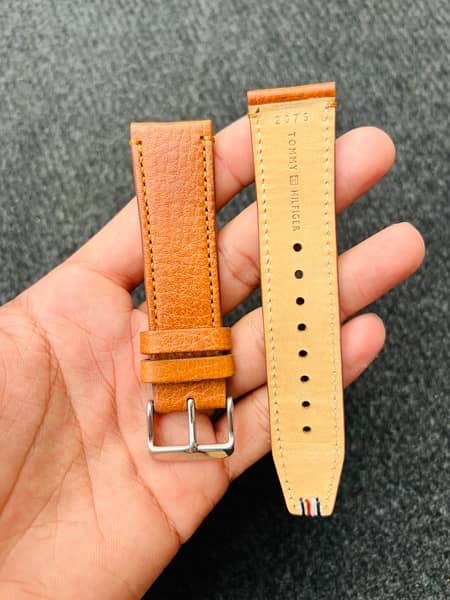 22mm Smart Watch /Analog Watch Leather /Silicone Straps 1