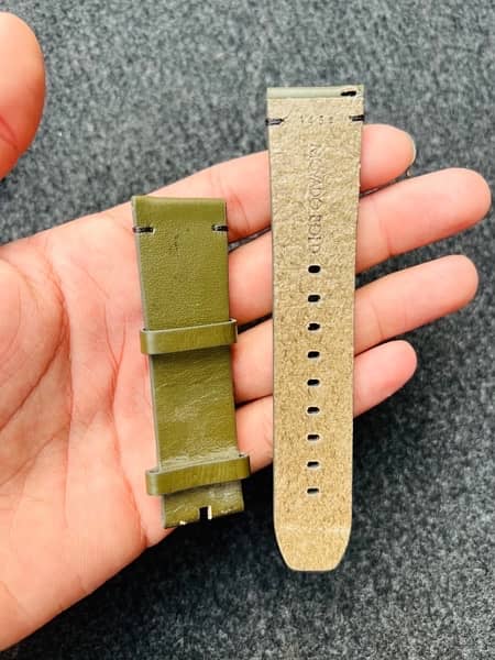 22mm Smart Watch /Analog Watch Leather /Silicone Straps 5